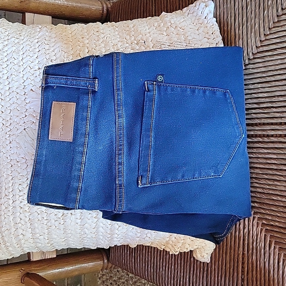 Tahari,  Charlotte, double button skinny jeans, size 14W